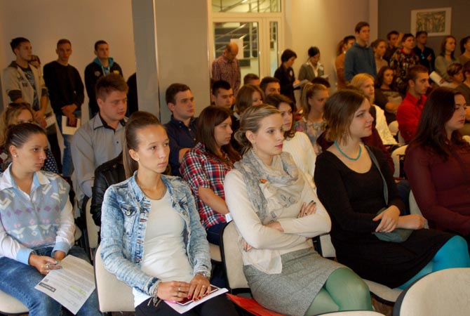 Ösztöndíj szerződések aláírása az Európa Kollégiumban 2015. október 9. képek